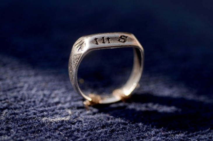 El anillo presentado, que habría pertenecido a Juana de Arco | AFP