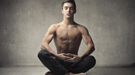 6 razones por las que los hombres deberían hacer yoga