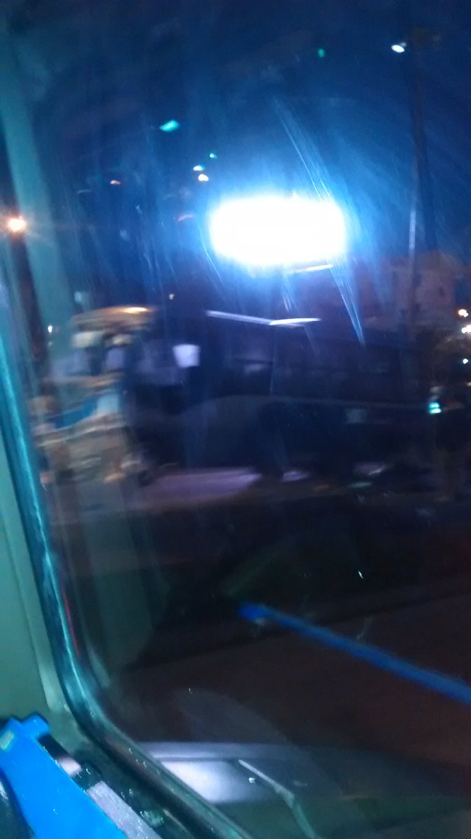 Taxibús protagoniza accidente en rotonda Paicaví de Concepción