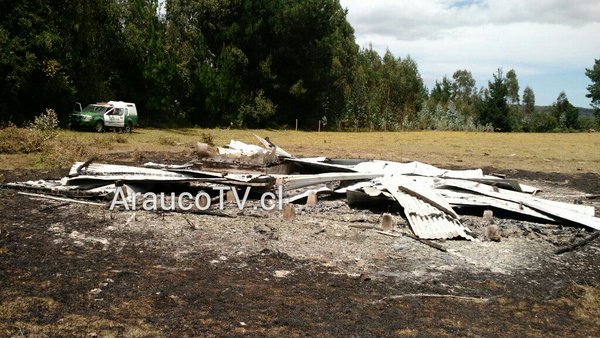 Incendio destruyó cabaña en Tirúa
