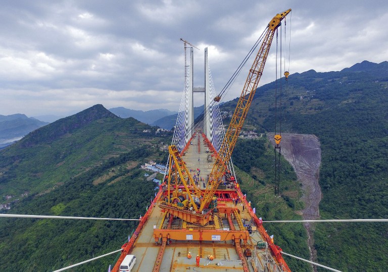 Puente más alto del mundo está a punto de ser terminado en China