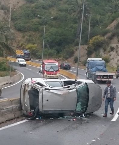 Vehículo volcó en Ruta las Palmas con un muerto de saldo