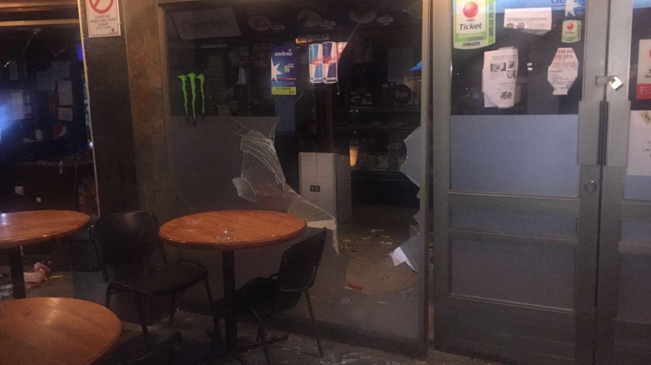 Destrozos en café El Ombligo