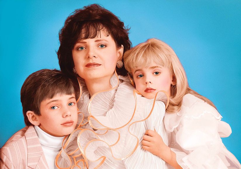 Patsy Ramsey y sus dos hijos
