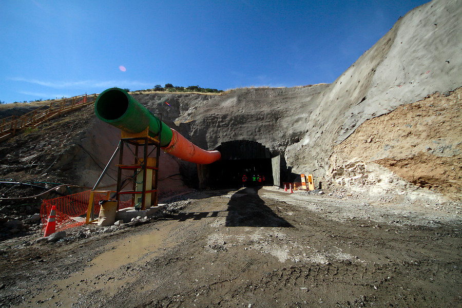 Presidenta recorre obras del túnel Chamisero II