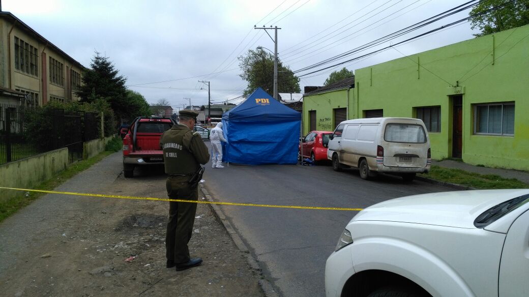 Hombre de 70 años es encontrado muerto al interior de su vehículo en Temuco