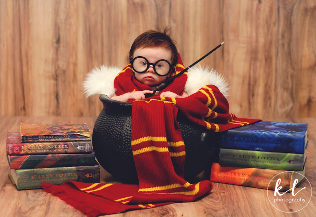 Bebé conquista a corazones con cosplay extremadamente tierno de Harry Potter