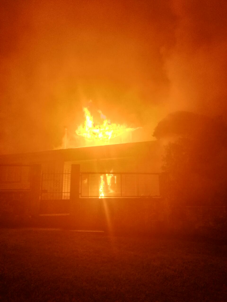 Dos ancianos murieron tras incendio de vivienda en Villarrica