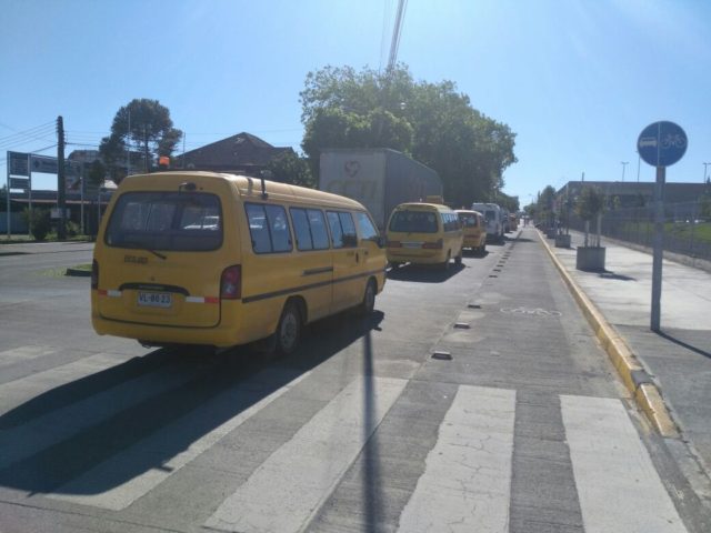 Transportes escolares realizaron caravana pacífica en Los Ángeles exigiendo mejoras al Gobierno