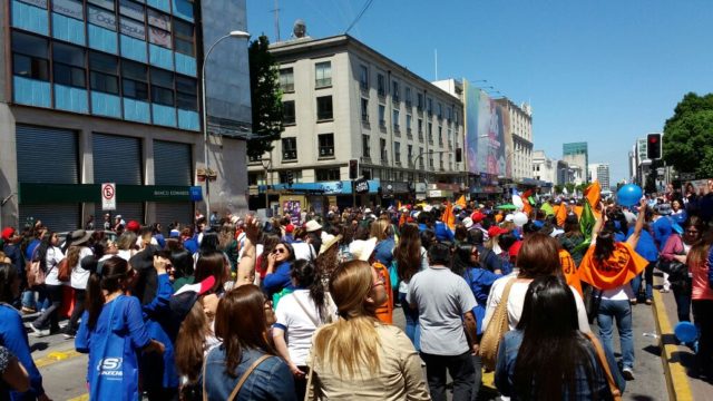 Trabajadores marcharon por las calles de Concepción en rechazo al reajuste salarial que se vota en Congreso