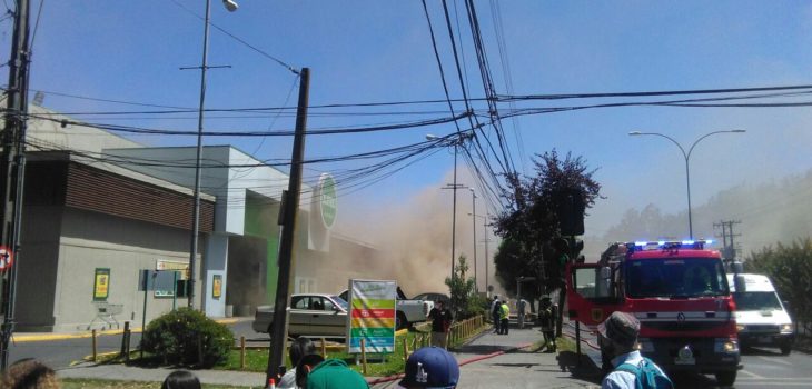 Incendio afecta a supermercado Jumbo en Concepción - BioBioChile