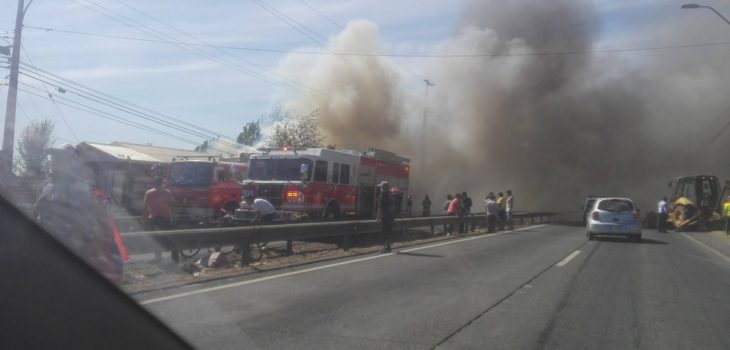 Incendio de vivienda en la Villa San Francisco obliga a cortar ruta ... - BioBioChile