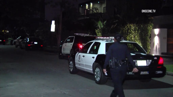 Policías en la entrada de la casa de A$AP Rocky - OnScene.tv | TMZ