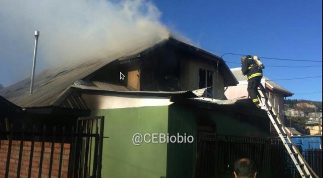 Incendio afecta a al menos una vivienda en el sector Baquedano de Penco