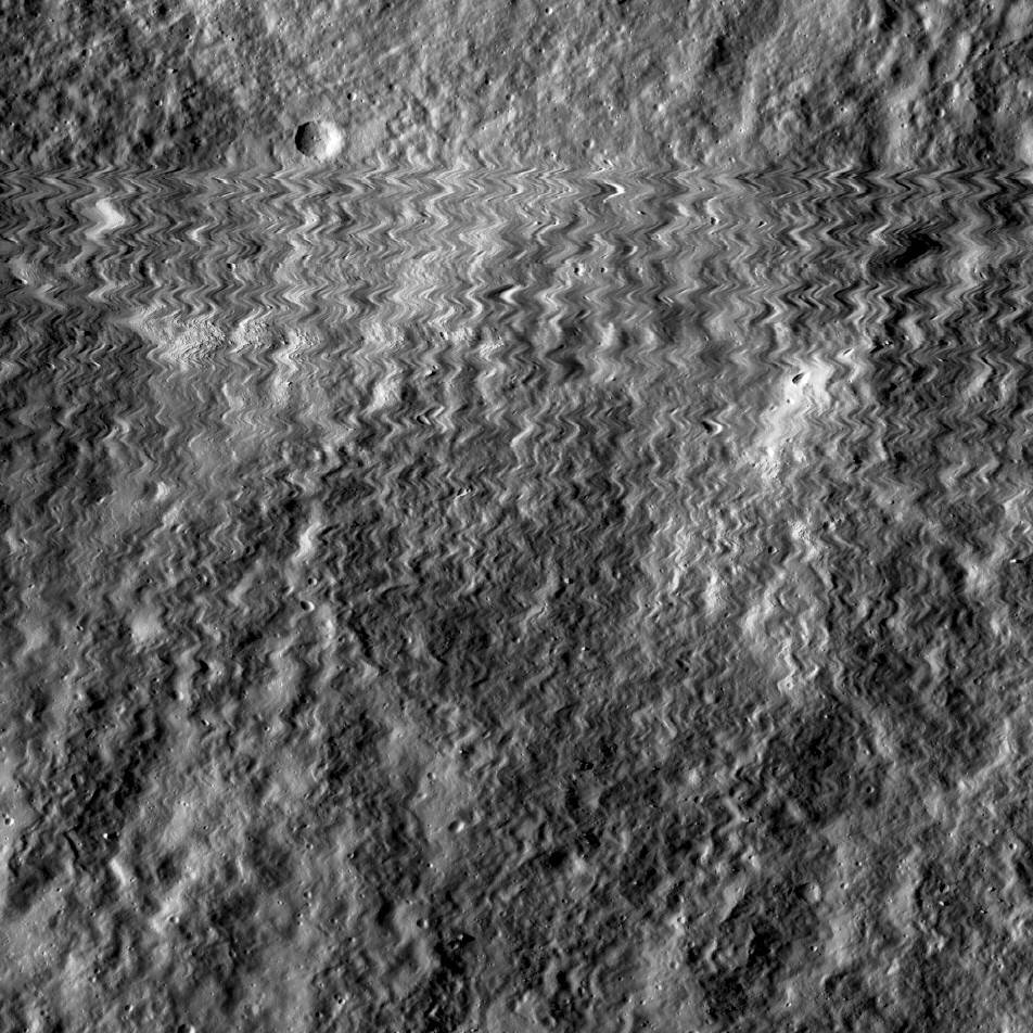 Esta imagen de la superficie lunar captó la cámara al momento de la colisión con el meteorito | NASA