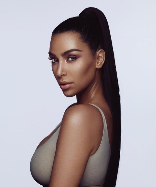 Imagen promocional de Kim Kardashian para KKW Beauty 