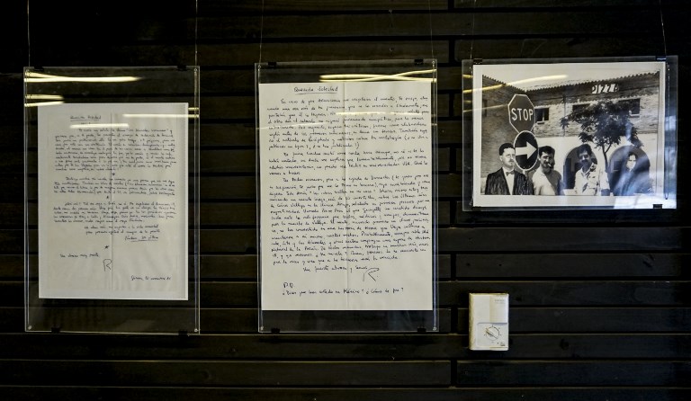 La exposición "El escritor joven y la crítica: muestras de epistolario Bianchi/Bolaño"  | Agencia  AFP | Martín Bernetti