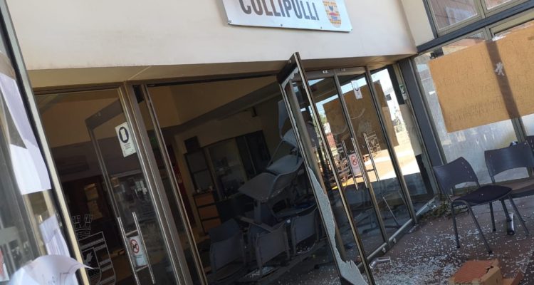 Alcalde de Collipulli no descarta querella por daños en municipio tras toma de comunidades