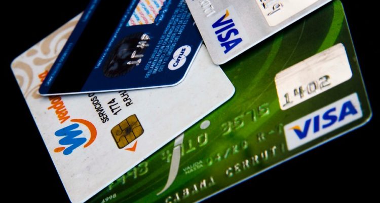 Emiten orden de detención contra presunto responsable de masiva filtración de tarjetas bancarias