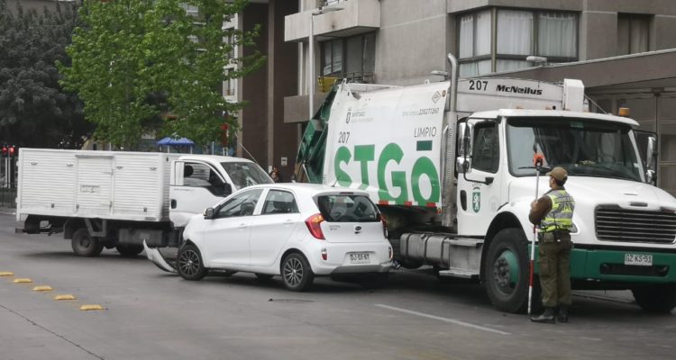 Recolector de la basura resultó con una pierna amputada tras accidente múltiple en Santiago