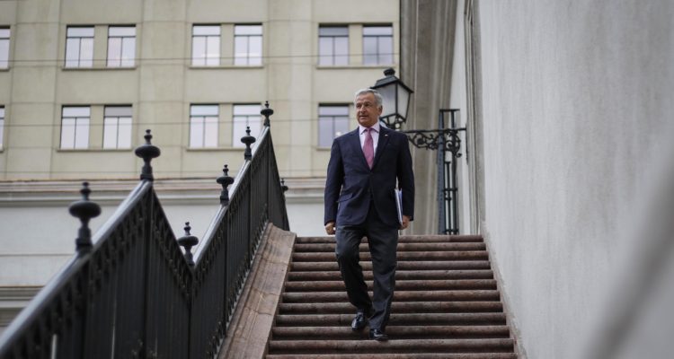 Gobierno confía en que economía repunte el segundo semestre de la mano de sectores como el comercio