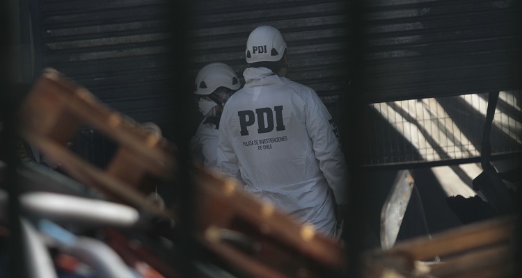 Confirman identidad de uno de los dos fallecidos en incendio que afectó a Construmart en La Pintana