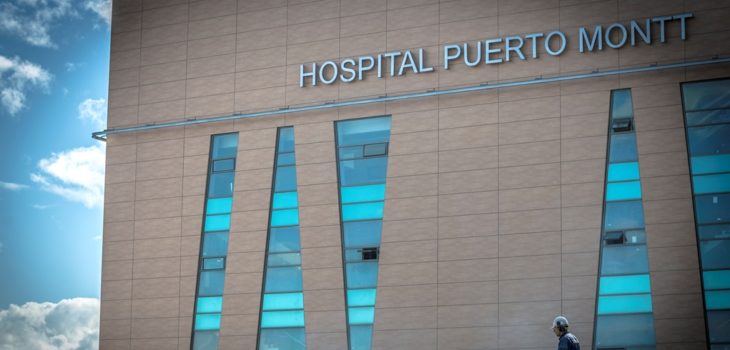 Enfermera sufre fractura nasal tras ser pateada por paciente en Hospital de Puerto Montt