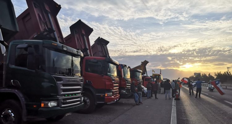 Camioneros de No+TAG realizarán nuevas caravanas este viernes: irán al sector oriente de Santiago