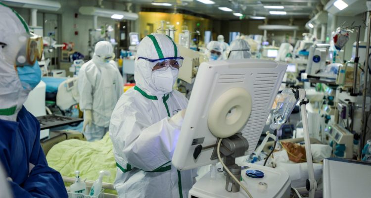 Aerolínea alemana cancela la mitad de sus vuelos por culpa del nuevo coronavirus