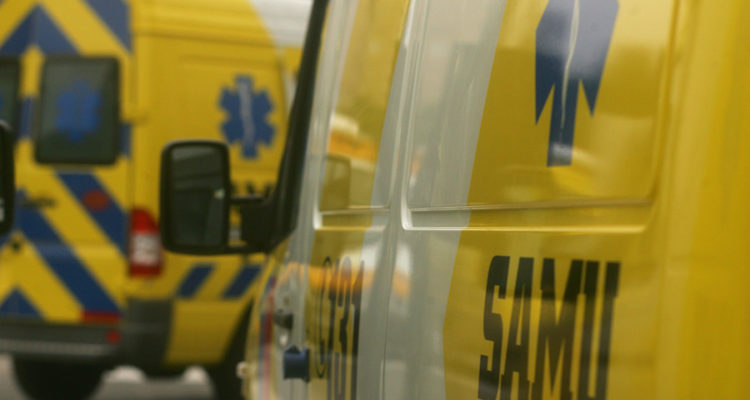Tres lesionados dejó colisión entre camión y camioneta en Carretera Austral
