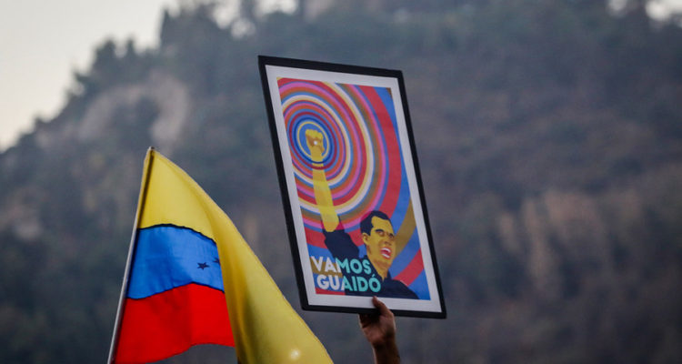 Maduro desliza posibilidad de que Guaidó esté