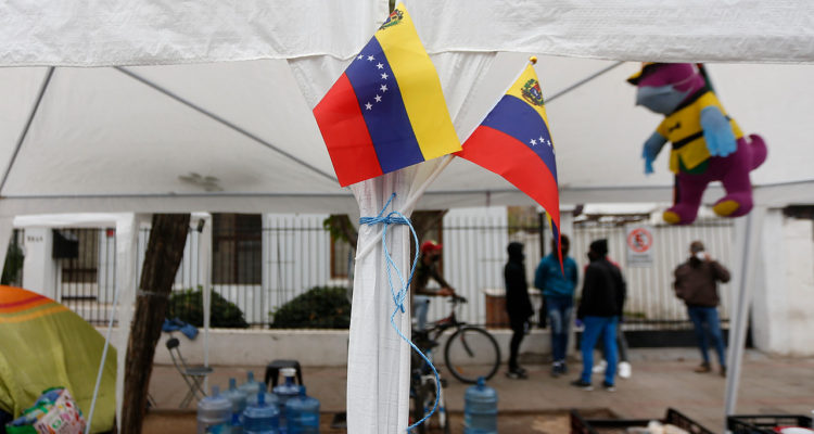 Ribera pide a cancilleres facilitar regreso de extranjeros varados en Chile: