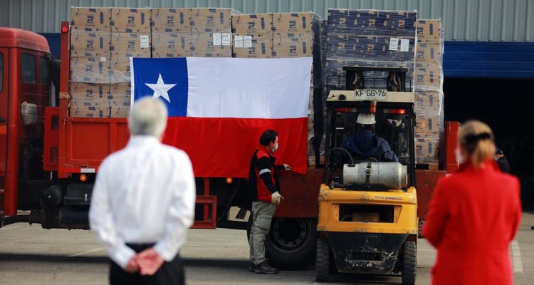 Economistas piden al Gobierno profundizar ayuda a hogares y empresas: anticipan caída