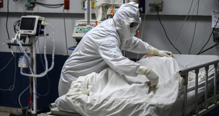 EEUU registra más de 700 muertes por Covid-19 en 24 horas