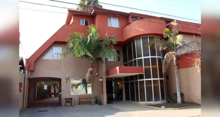 Habilitan hotel de Quillota para que alojen funcionarios de salud que trabajan con casos Covid-19