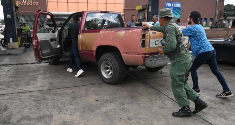 Del combustible más barato a un mercado dual: Venezuela estrena gasolineras privadas