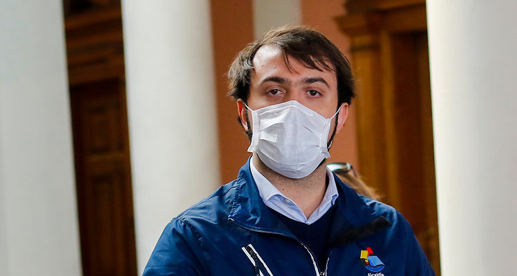 Alcalde Sharp envía propuestas al presidente Piñera para enfrentar crisis social y sanitaria