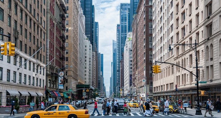 EEUU sumó 4,8 millones de puestos de empleo por apertura de comercio en medio de rebrote de Covid-19