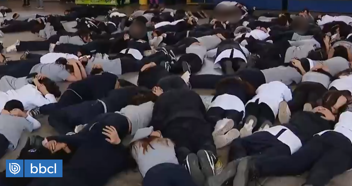 Colegio de Renca realiza simulacro de balacera en medio de polémica por