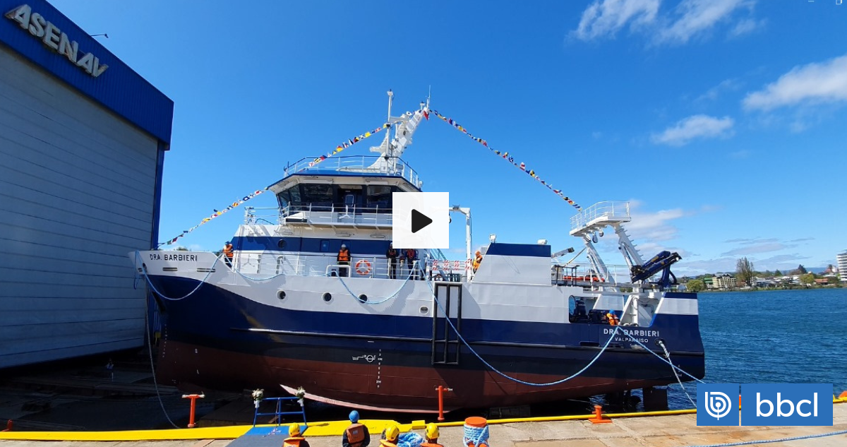 Bautizan en Valdivia el primer barco de investigación oceanográfica