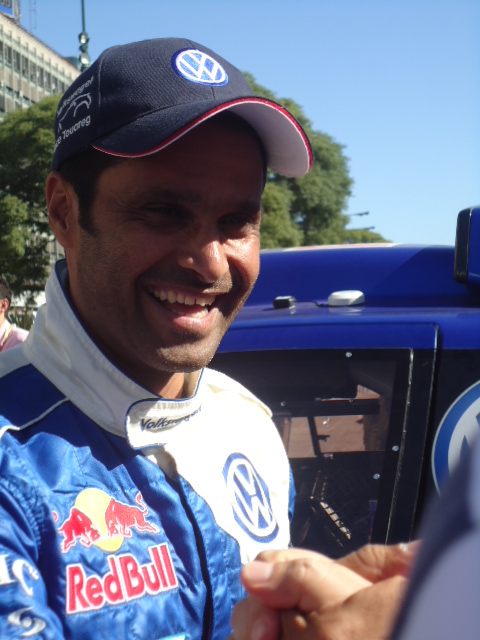 Nasser Al-Attiyah no pierde la sonrisa/ Imagen: Hans Hott
