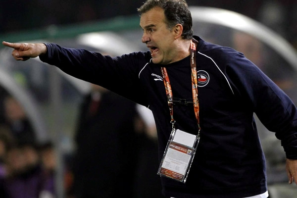 Hinchas piden el regreso de Bielsa tras renuncia de Sensini en Newell’s ...