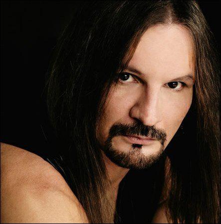 Scott Columbus | Oficial