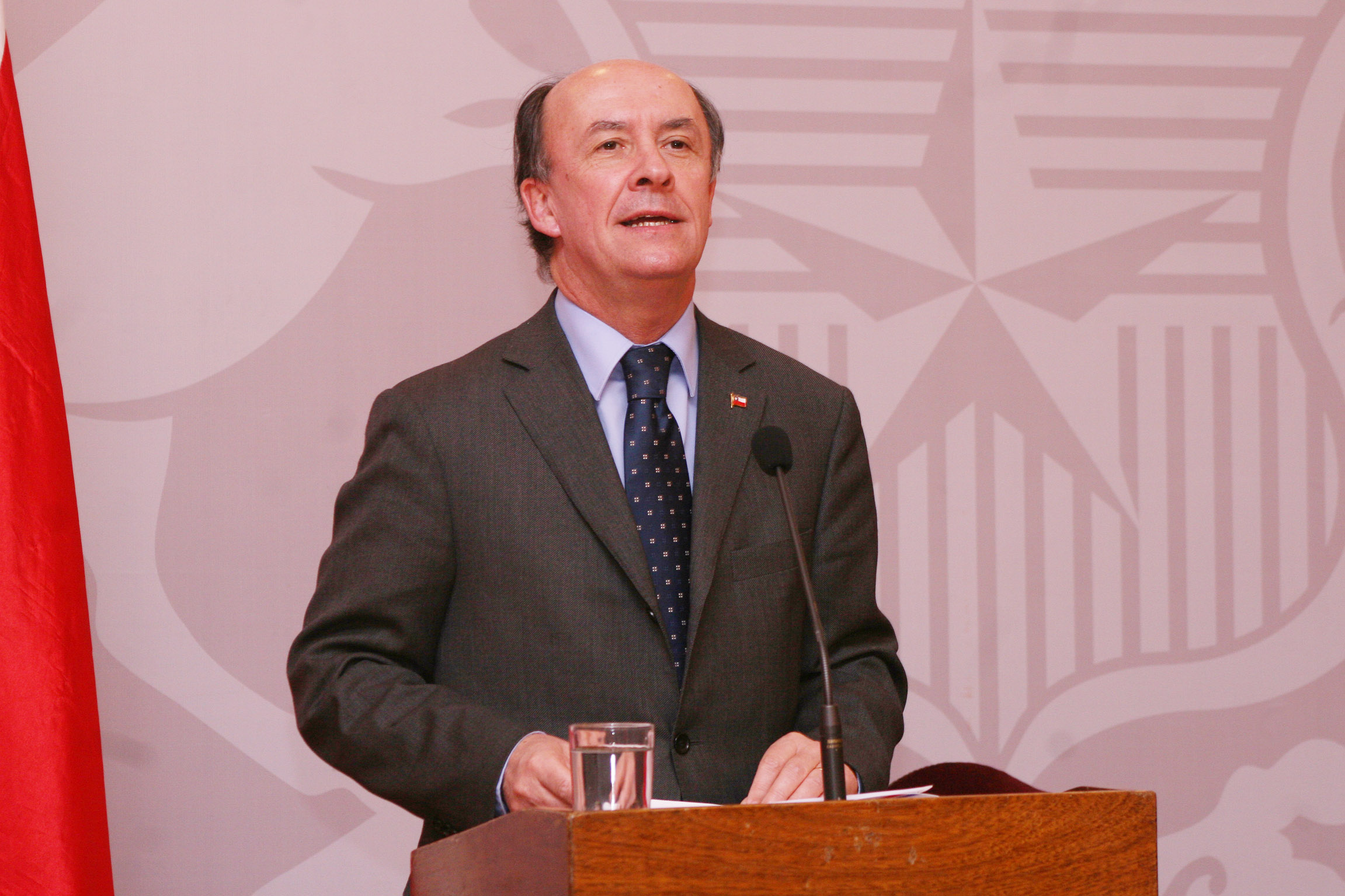 Ministro Larroulet | Gobierno de Chile