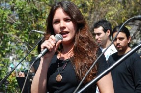 Camila Vallejo | Fech en Facebook