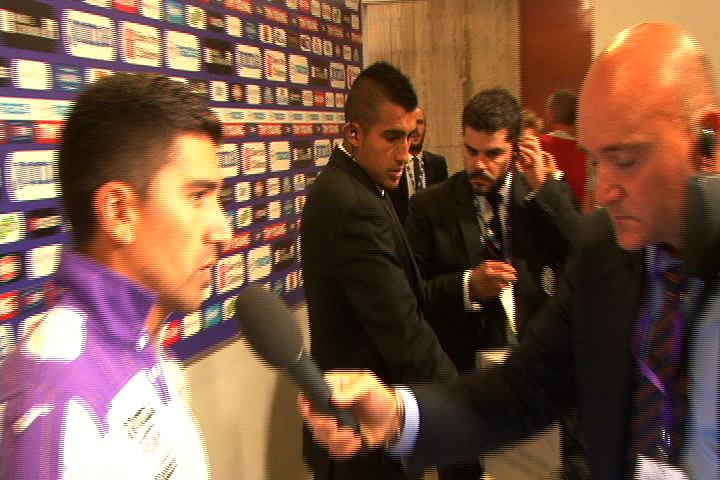 David Pizarro y Arturo Vidal figuras requeridas en la zona mixta de Florencia