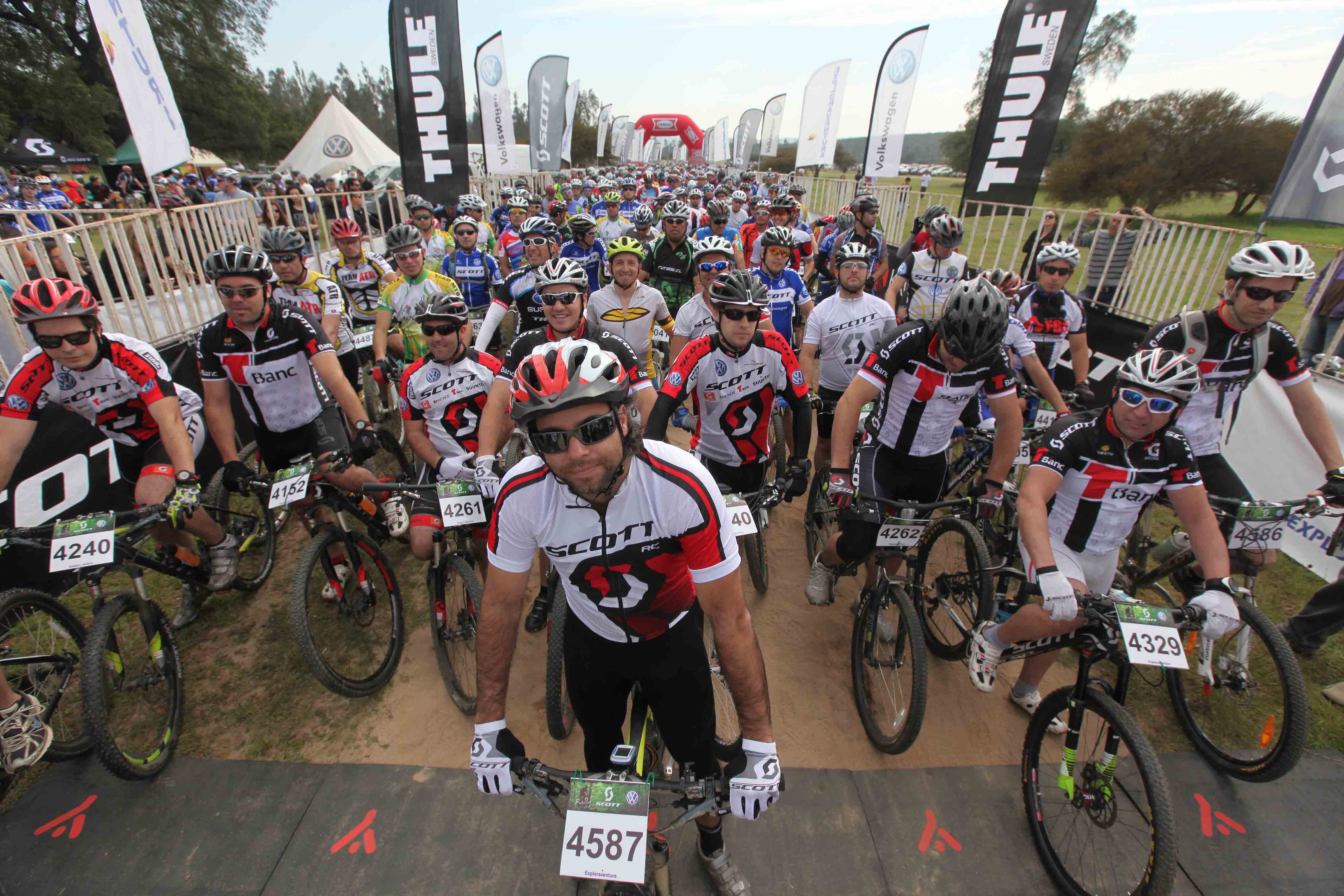 Vuelo Producciones (C)