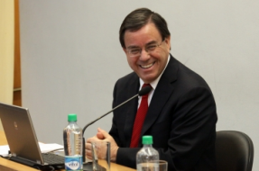 Víctor Lobos | udd.cl