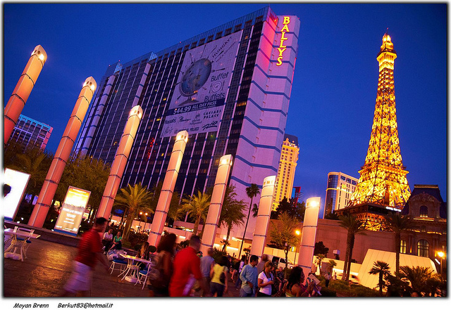 Las Vegas | Moyan Brenn (cc)