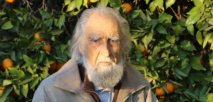 Gastón Soublette,86 años, en su casa en Limache. Foto de Alexis López.
